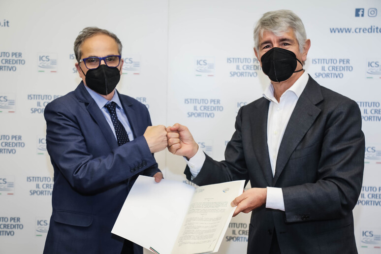 - RIPRODUZIONE RISERVATA