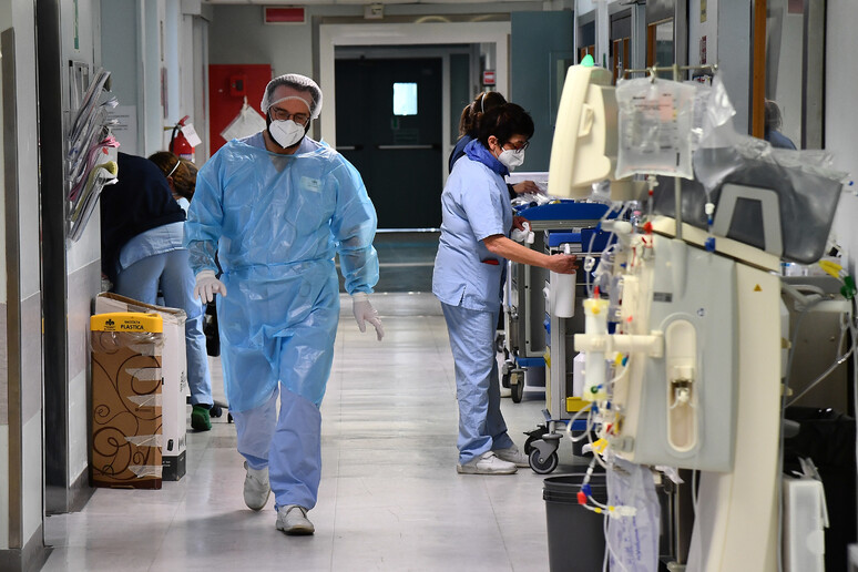 - RIPRODUZIONE RISERVATA
