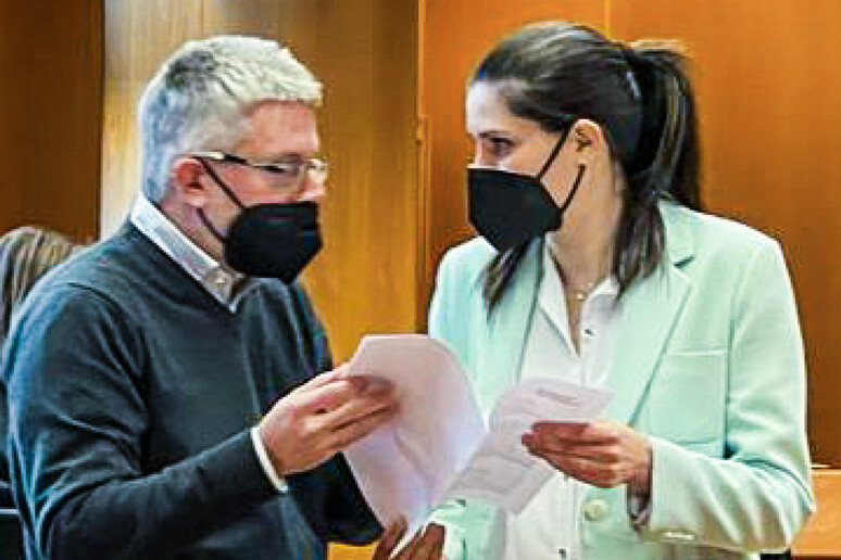 - RIPRODUZIONE RISERVATA