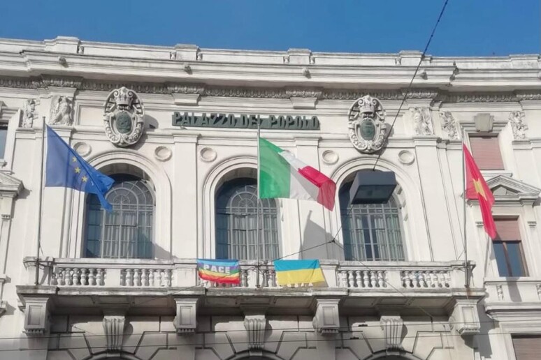 - RIPRODUZIONE RISERVATA