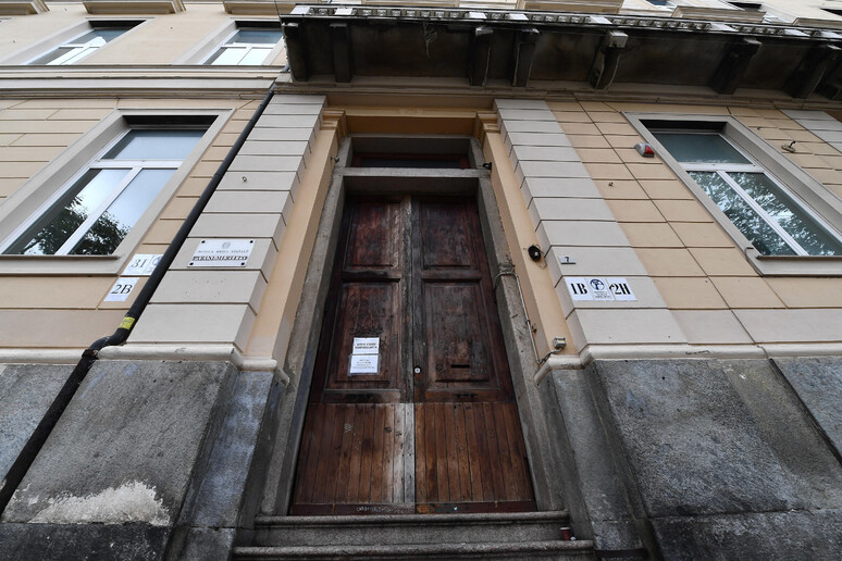 - RIPRODUZIONE RISERVATA