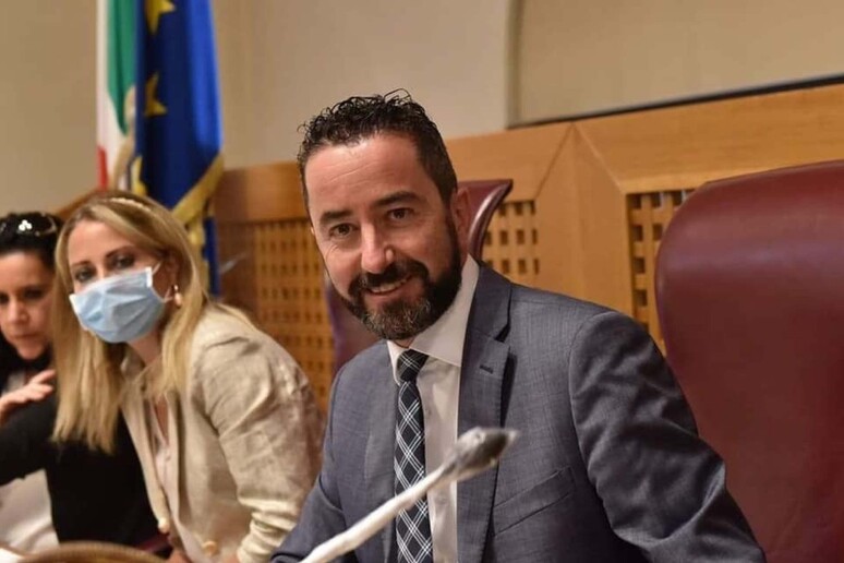 - RIPRODUZIONE RISERVATA