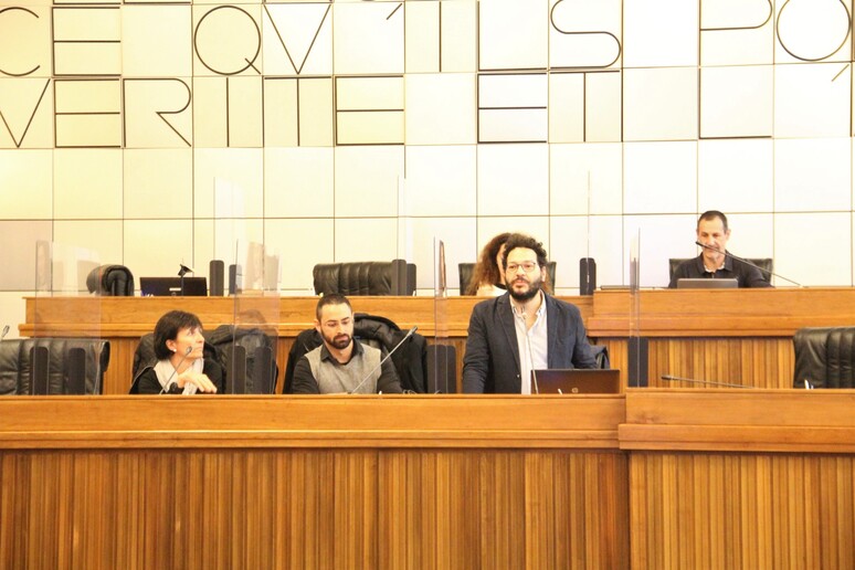 - RIPRODUZIONE RISERVATA