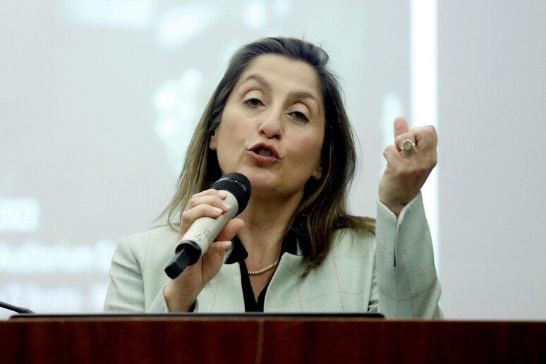 - RIPRODUZIONE RISERVATA