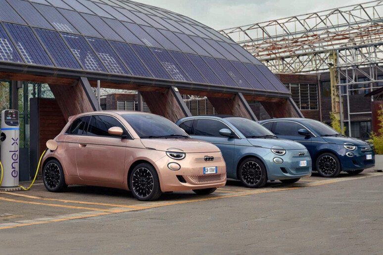 Mercato Europa 26, in febbraio boom vendite Suv elettrici © ANSA/Stellantis Via Press