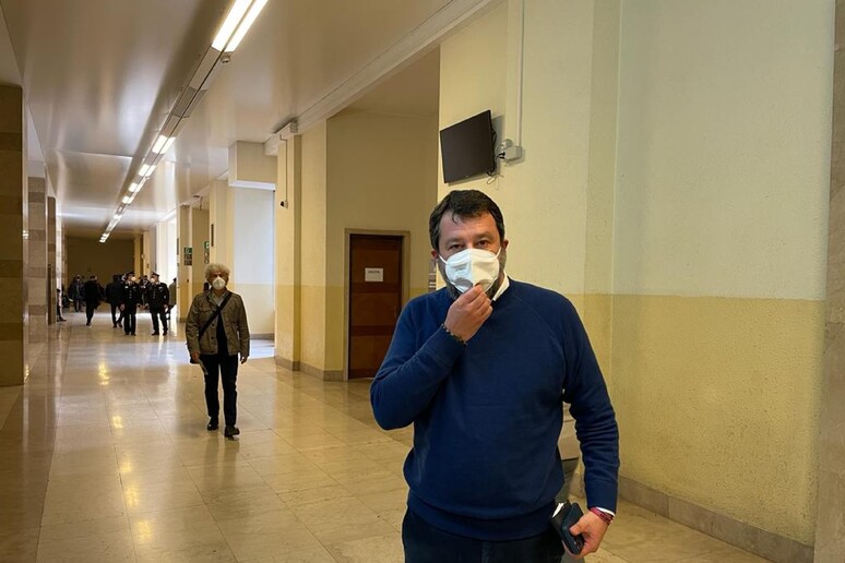 - RIPRODUZIONE RISERVATA