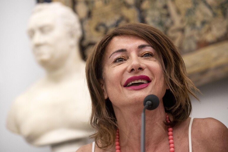 - RIPRODUZIONE RISERVATA