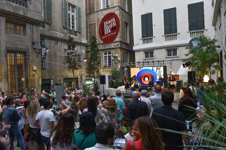 - RIPRODUZIONE RISERVATA