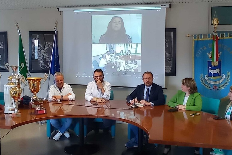 - RIPRODUZIONE RISERVATA