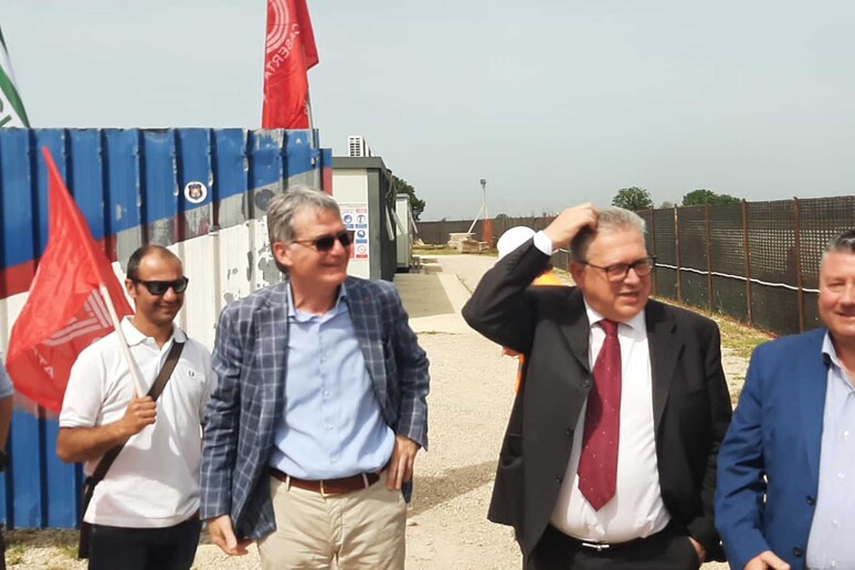 - RIPRODUZIONE RISERVATA