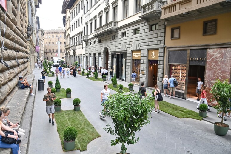 - RIPRODUZIONE RISERVATA