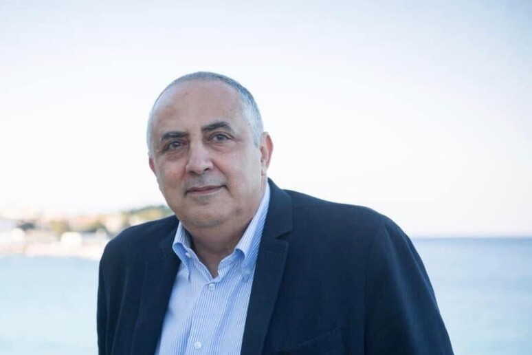 - RIPRODUZIONE RISERVATA