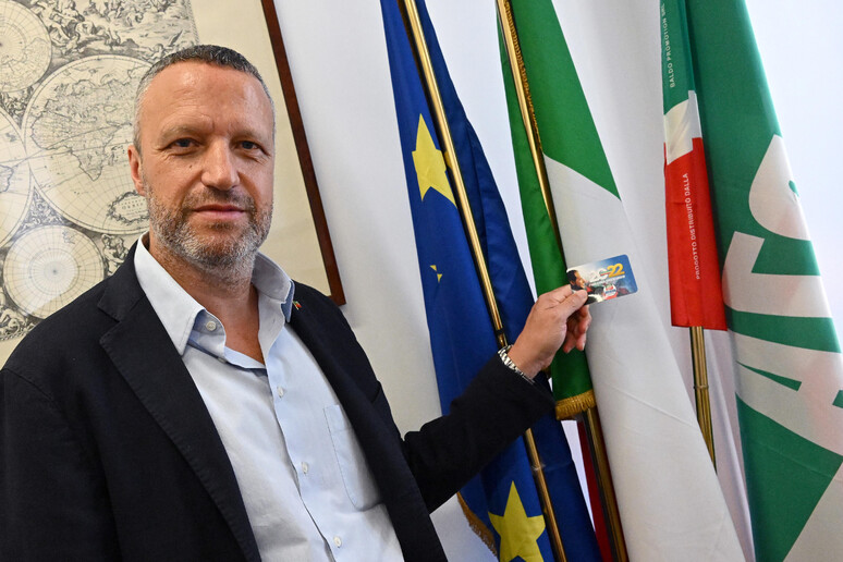 - RIPRODUZIONE RISERVATA