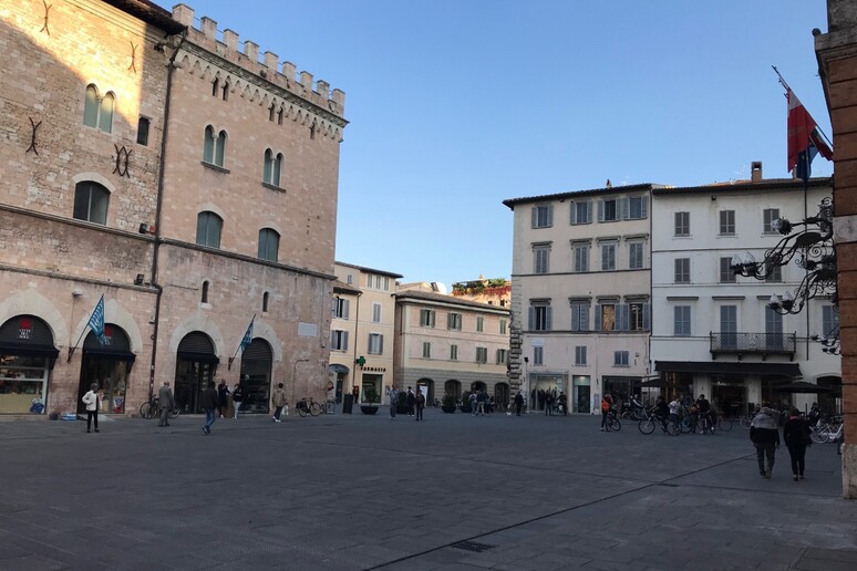 - RIPRODUZIONE RISERVATA