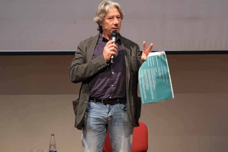 - RIPRODUZIONE RISERVATA