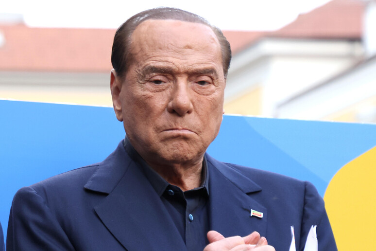 - RIPRODUZIONE RISERVATA