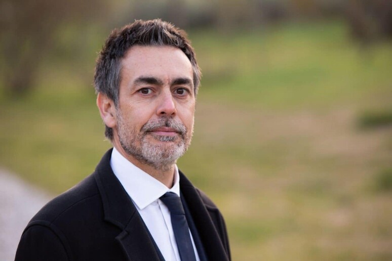 - RIPRODUZIONE RISERVATA