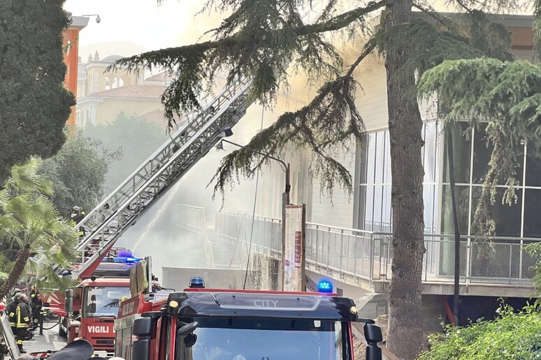 - RIPRODUZIONE RISERVATA