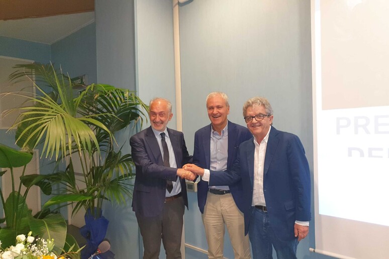 - RIPRODUZIONE RISERVATA