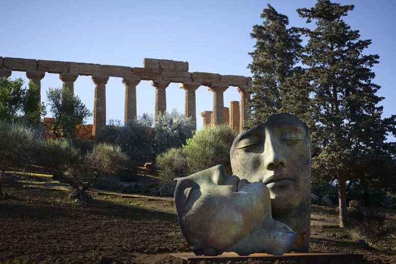 - RIPRODUZIONE RISERVATA