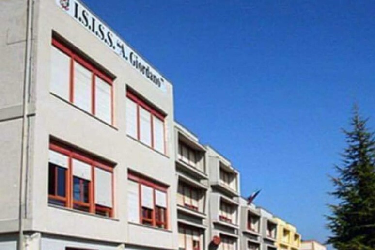 - RIPRODUZIONE RISERVATA