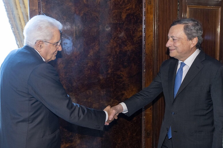 Mattarella e Draghi © ANSA/EPA