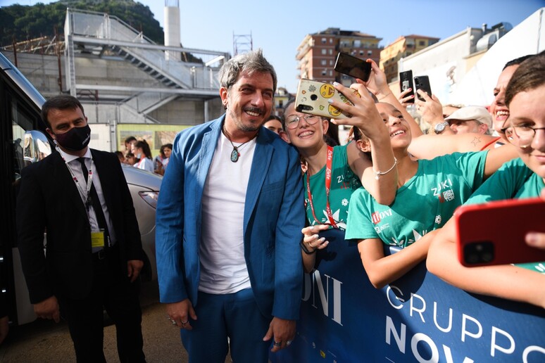 - RIPRODUZIONE RISERVATA