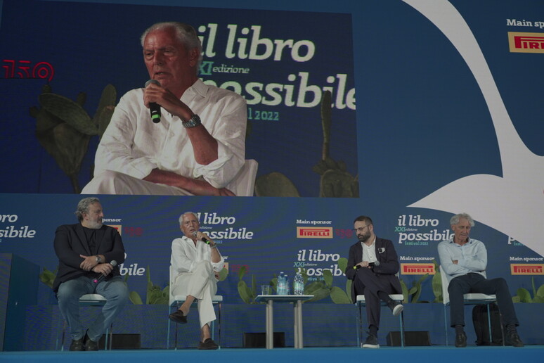 - RIPRODUZIONE RISERVATA