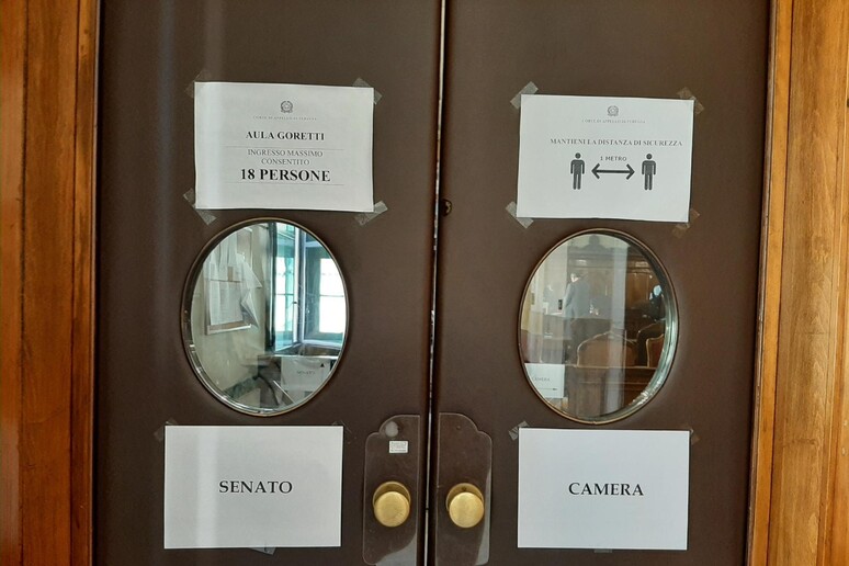 - RIPRODUZIONE RISERVATA