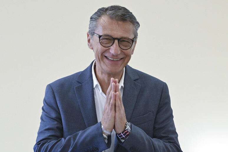 - RIPRODUZIONE RISERVATA