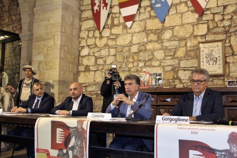 - RIPRODUZIONE RISERVATA