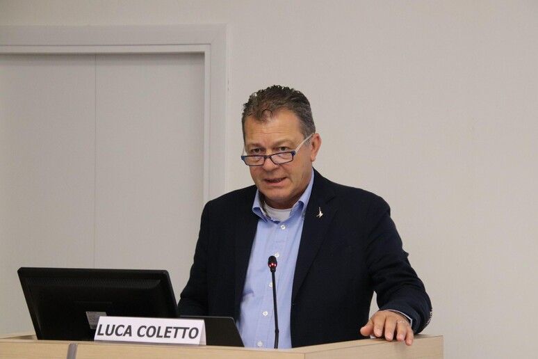 - RIPRODUZIONE RISERVATA