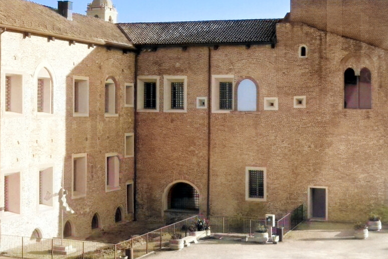 - RIPRODUZIONE RISERVATA
