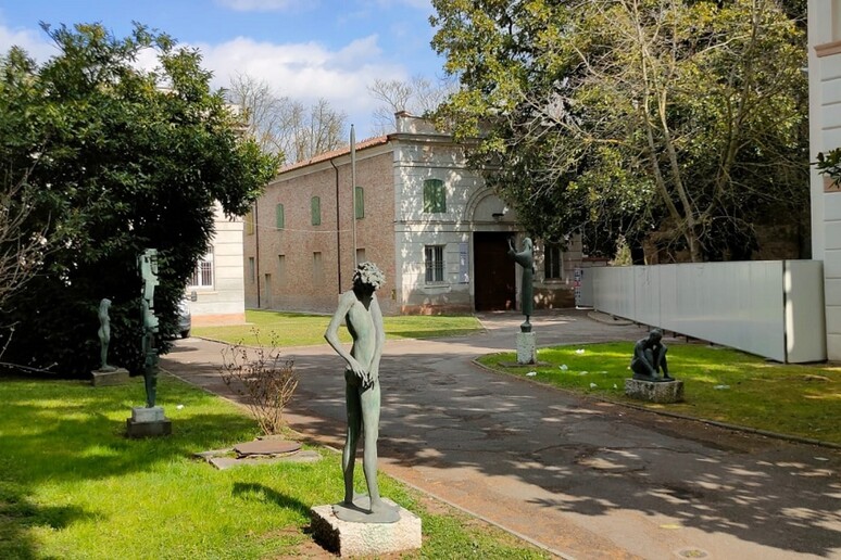 - RIPRODUZIONE RISERVATA