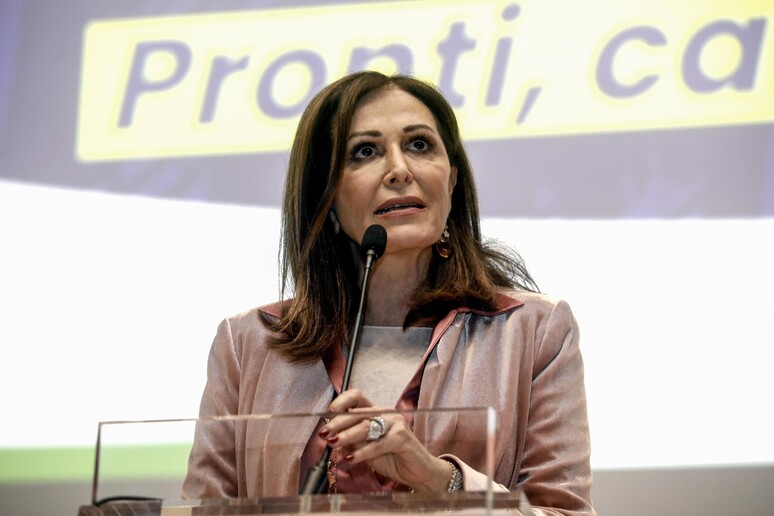 - RIPRODUZIONE RISERVATA