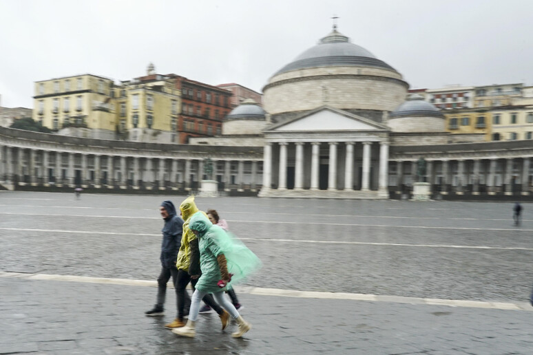 - RIPRODUZIONE RISERVATA