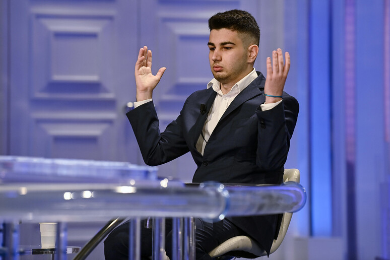 - RIPRODUZIONE RISERVATA