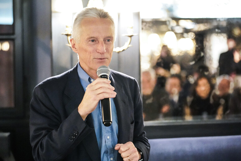 -     RIPRODUZIONE RISERVATA