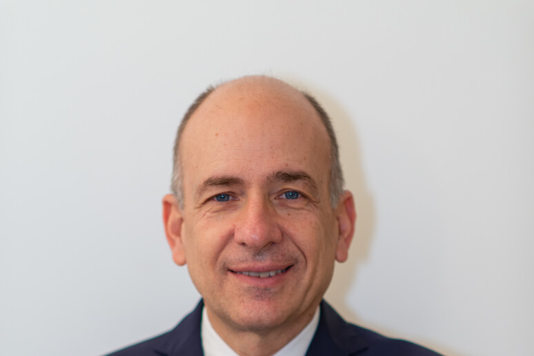 - RIPRODUZIONE RISERVATA