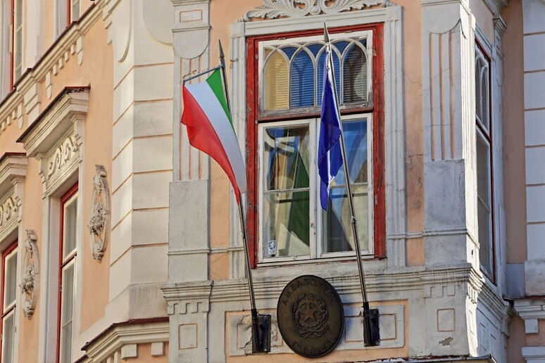 - RIPRODUZIONE RISERVATA