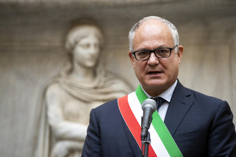 - RIPRODUZIONE RISERVATA