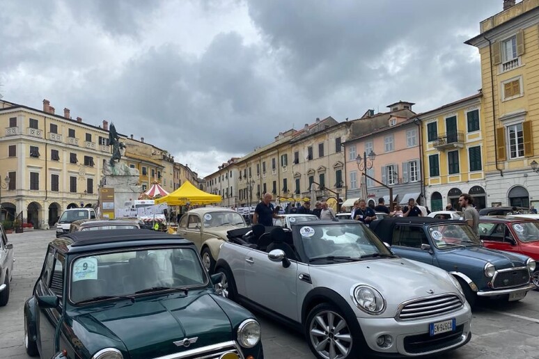 - RIPRODUZIONE RISERVATA