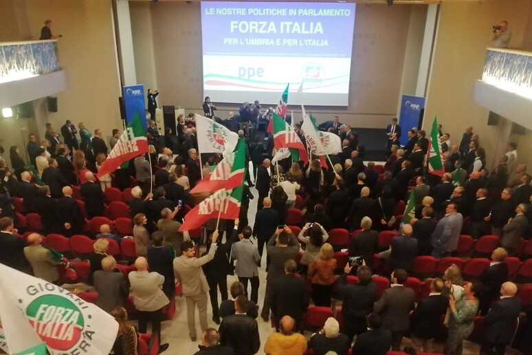 - RIPRODUZIONE RISERVATA