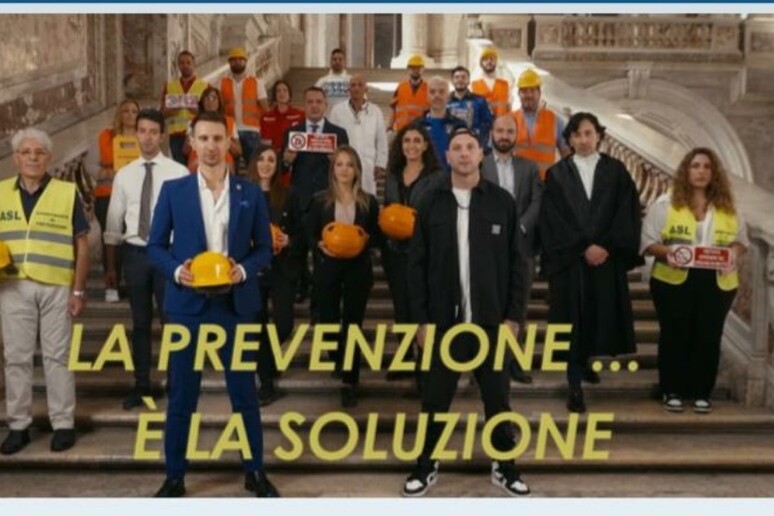 - RIPRODUZIONE RISERVATA