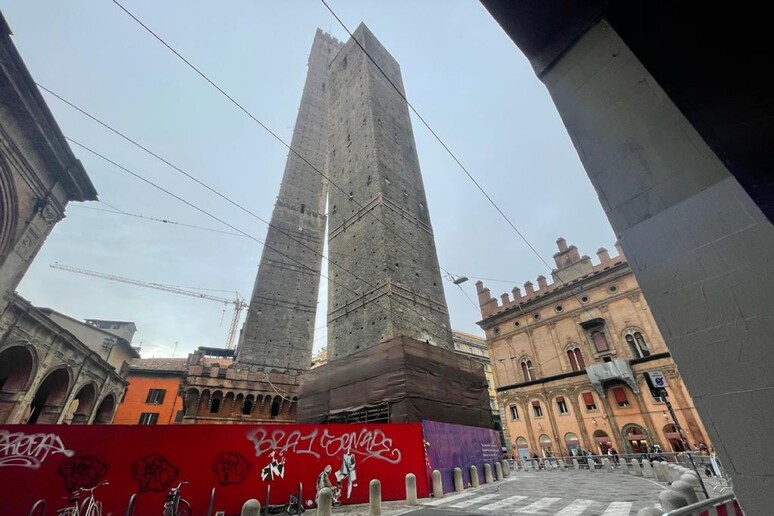 - RIPRODUZIONE RISERVATA