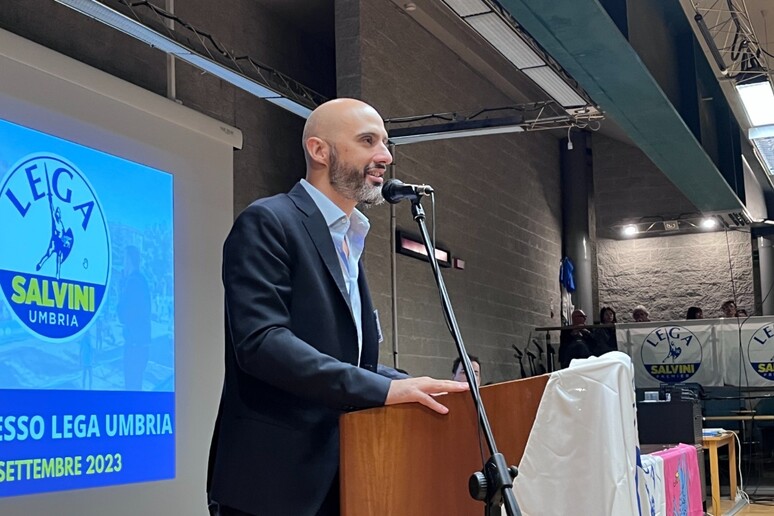 - RIPRODUZIONE RISERVATA