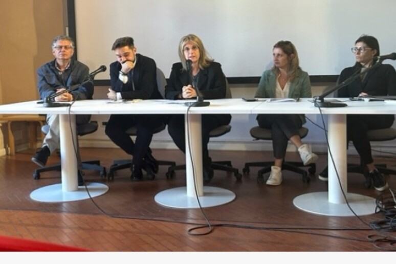 - RIPRODUZIONE RISERVATA