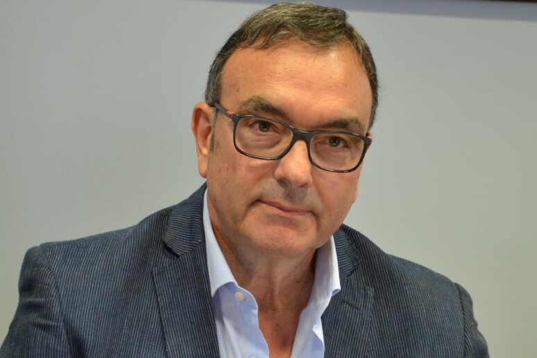 - RIPRODUZIONE RISERVATA
