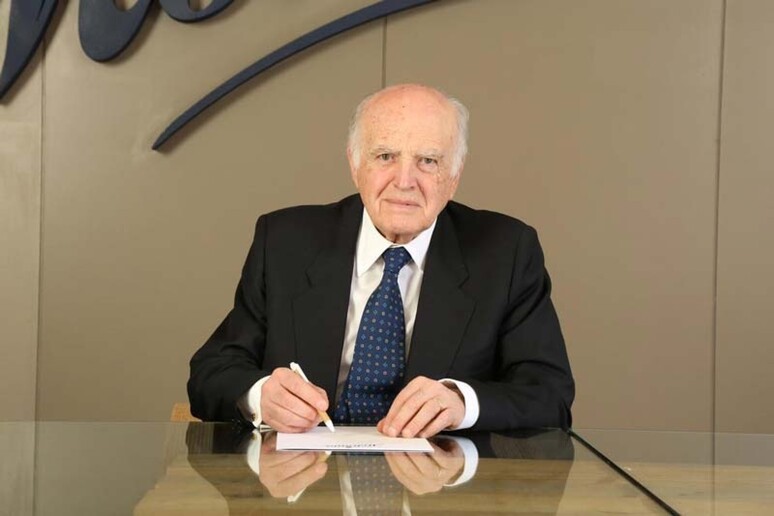 - RIPRODUZIONE RISERVATA