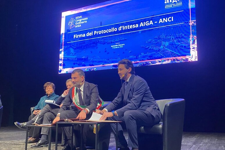 - RIPRODUZIONE RISERVATA